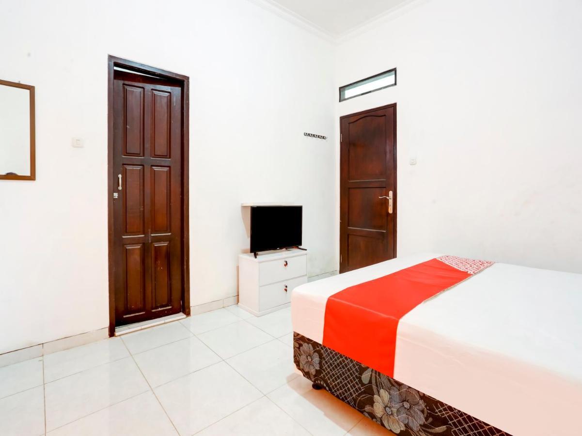 Oyo 3870 Homestay Arya Самаринда Екстериор снимка